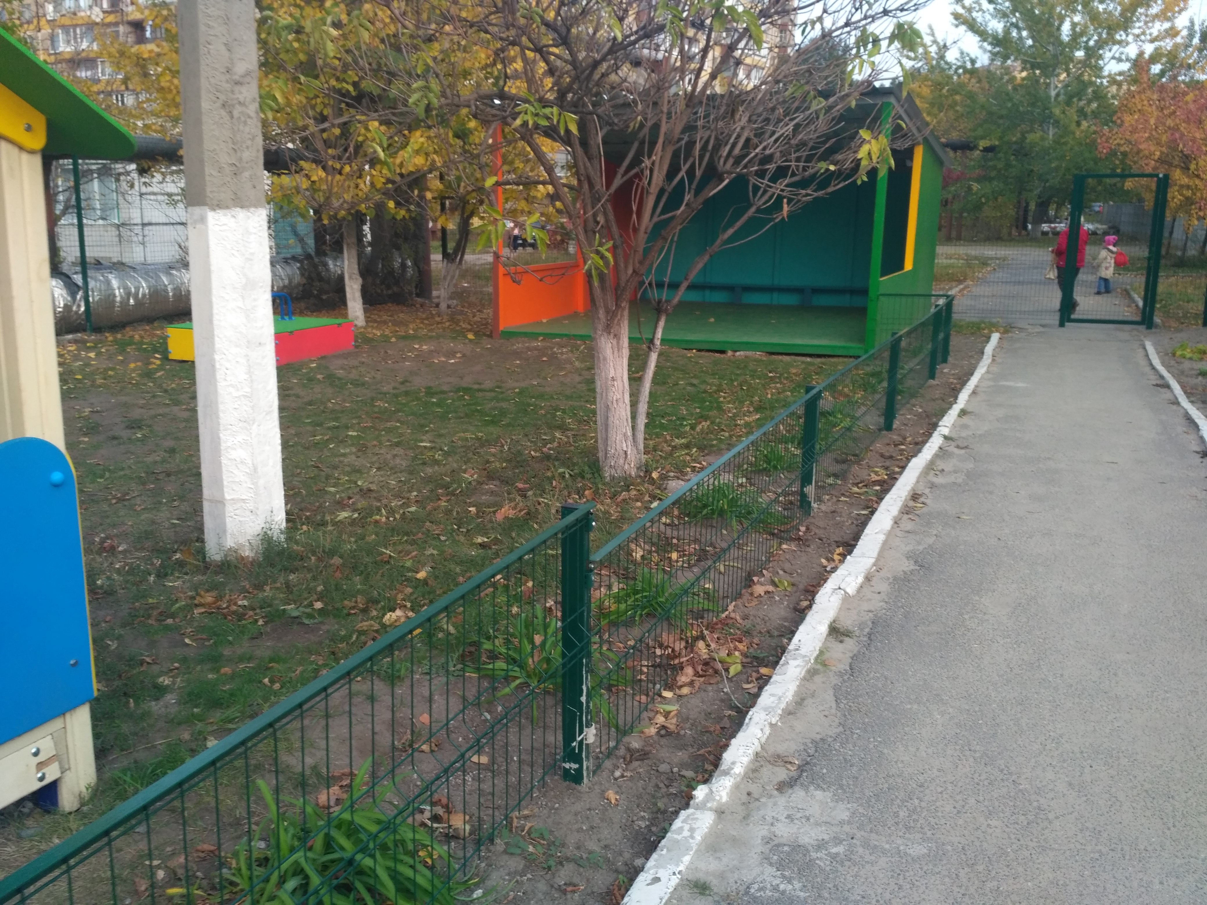 Разграничение детских площадок в саду